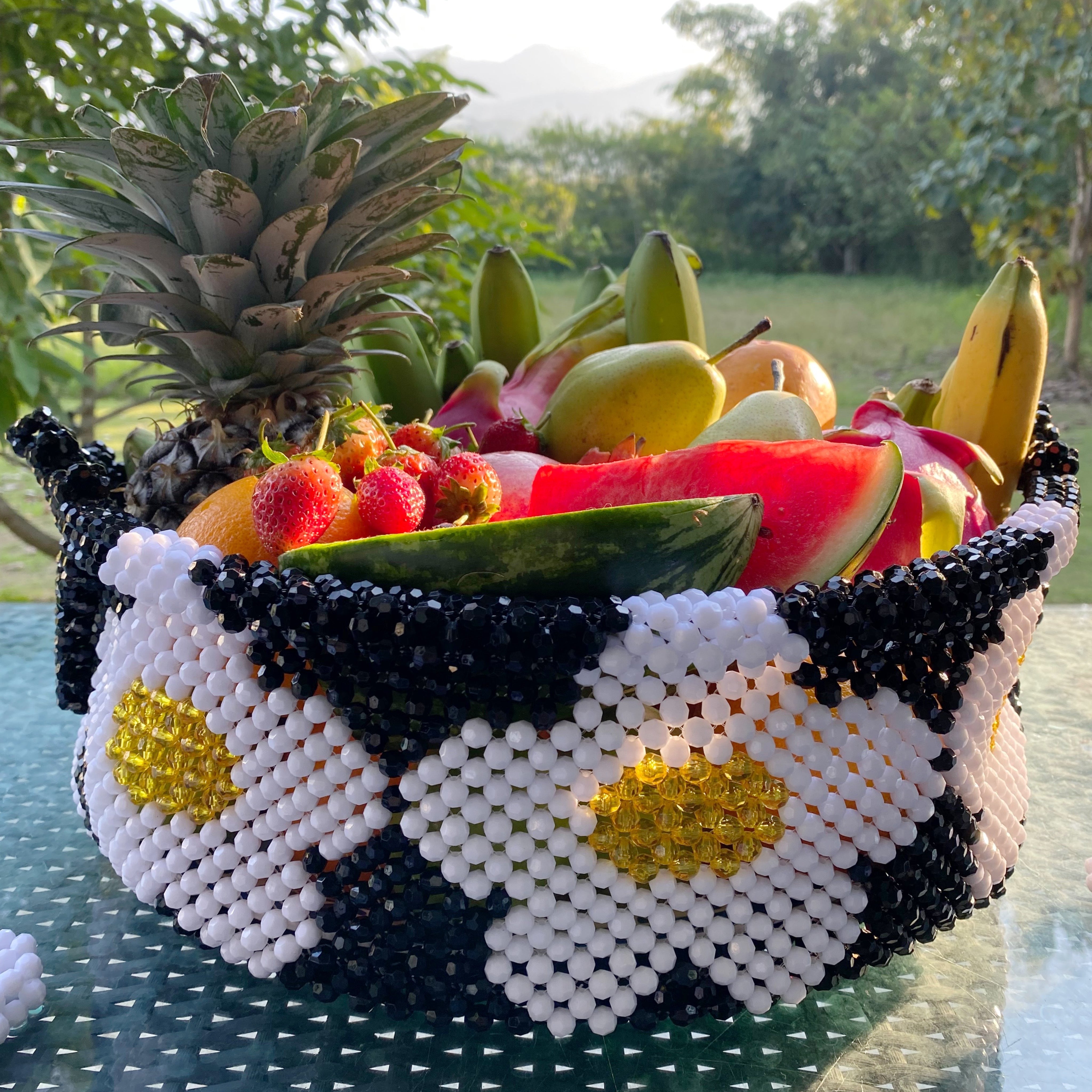 t.h　CDL Mini Basket/Limited Tee/ノベルティ Black and White Daisy Beaded Handle Basket – Tillie Beads